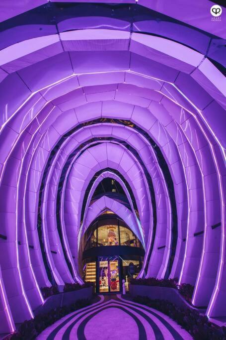 Pangsapuri Arte Mont Kiara-klcc View-netflix-gameconsole-3pax *