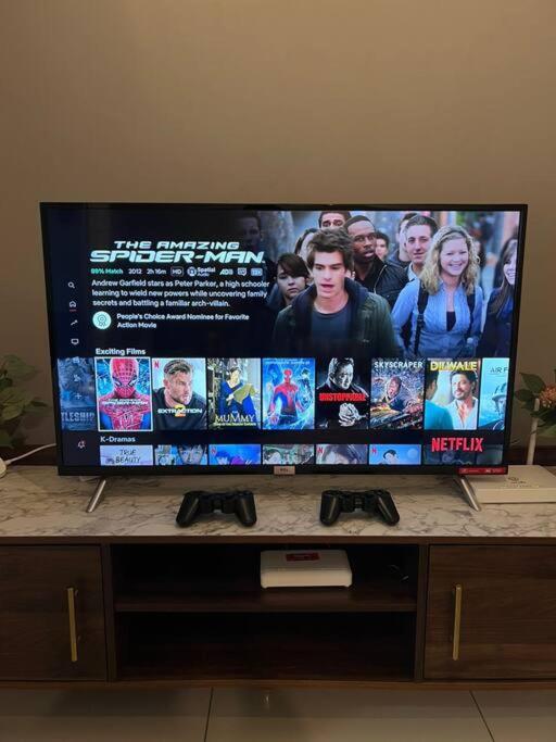 Arte Mont Kiara-klcc View-netflix-gameconsole-3pax Pangsapuri Kuala Lumpur